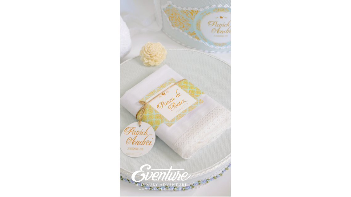 Trusou de botez cu broderie personalizata pentru baieti, Gold & Mint 3